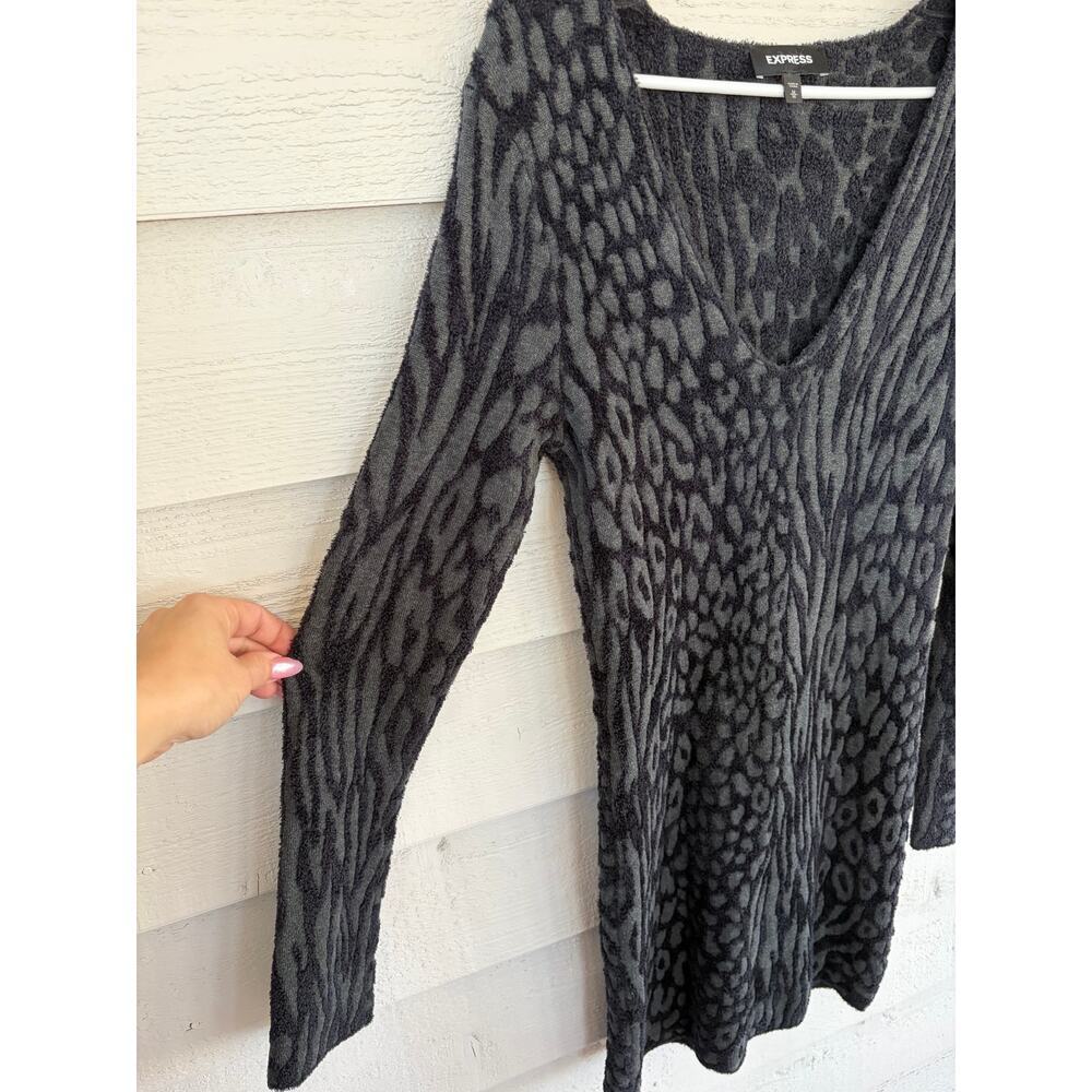 Express Animal Print Sweater Dress Gray Black V Neck Fuzzy Knit Size Medium - Picture 5 of 6